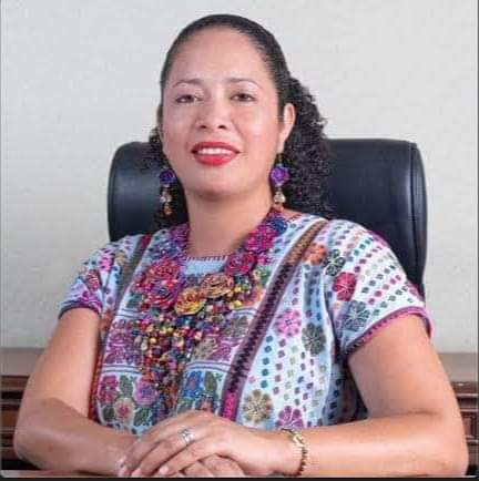 Asume candidatura Glafira Meraza por el distrito 10