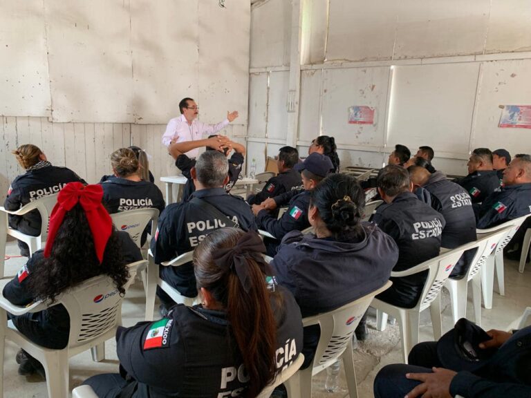 La Mtra. Cecilia Narciso Gaytán, impartió a personal de guardia y custodia del Centro de Reinserción Social (CERESO)