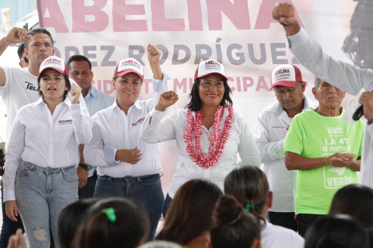 Huamuchitos está con Abelina López Rodríguez, dicen pobladores
