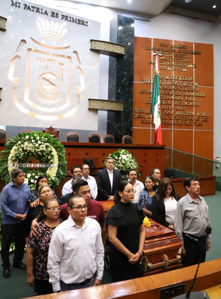 REALIZA EL CONGRESO ÚLTIMO PASE DE LISTA Y GUARDIA DE HONOR AL DIPUTADO CLAUDIO COMONFORT VENTURA