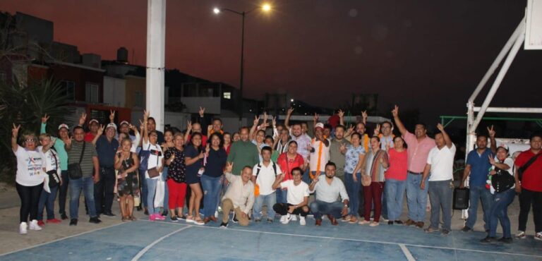 Vecinos del Fraccionamiento Jardines de Zinnia