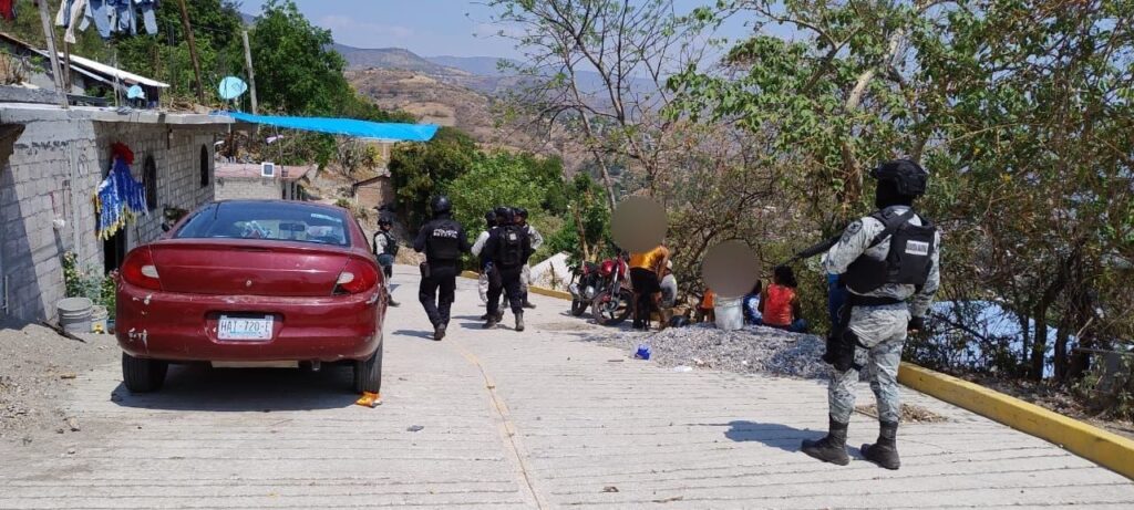 personal de la policía estatal en coordinación con la secretaría de la