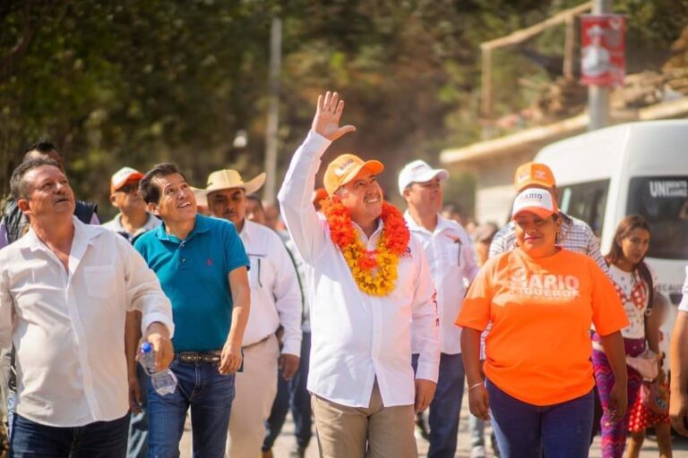 Recorrer las calles y saludar a grandes amigos