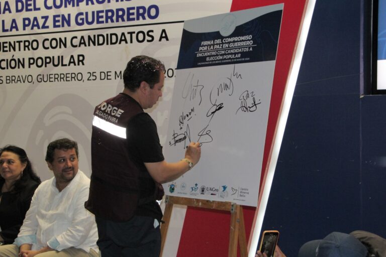 Suscribe Jorge Salgado Parra en la Firma del Compromiso por la Paz en Guerrero