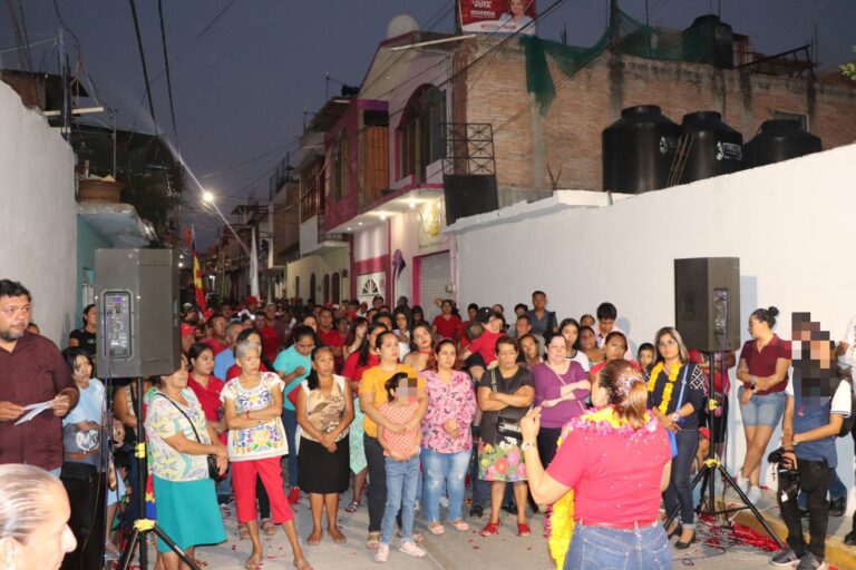 Cierra Sara Salinas con gran éxito gira por secciones de Zumpango del Río