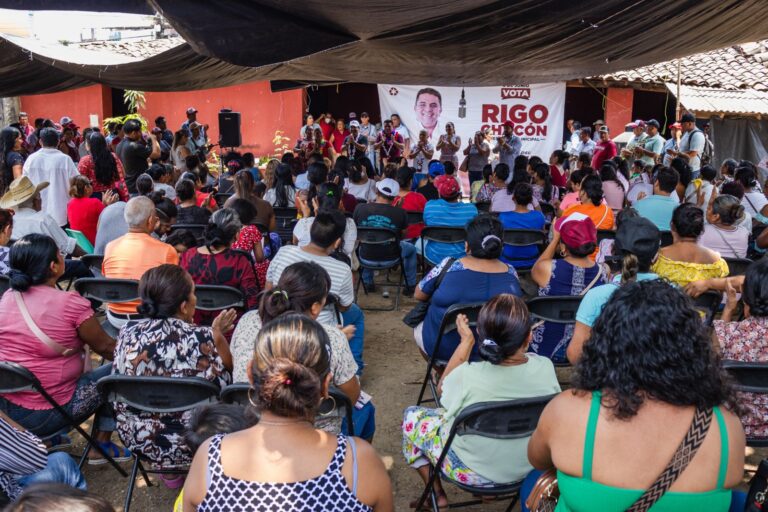 Marco de la Mora se reúne con Mujeres en Ometepec, Compromete Apoyo y Acción