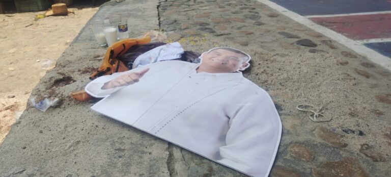 Lomas municipio de Coyuca de Benítez se percibe una tensa calma