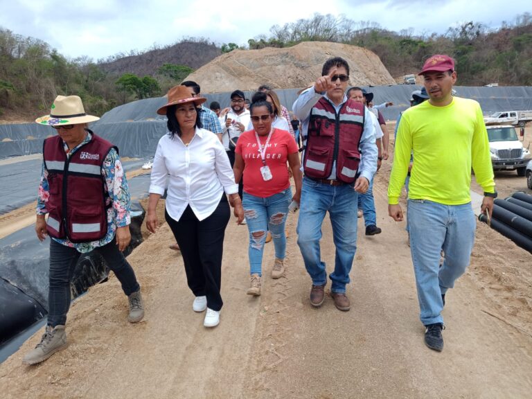 Recorre Abelina López Rodríguez obra de nueva celda del relleno sanitario