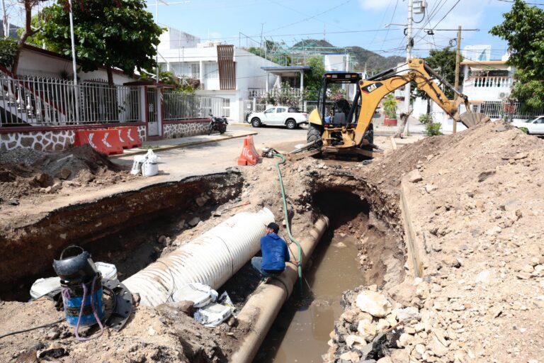 Informa CAPAMA reparación de fuga que afectaba el suministro en colonias del puerto