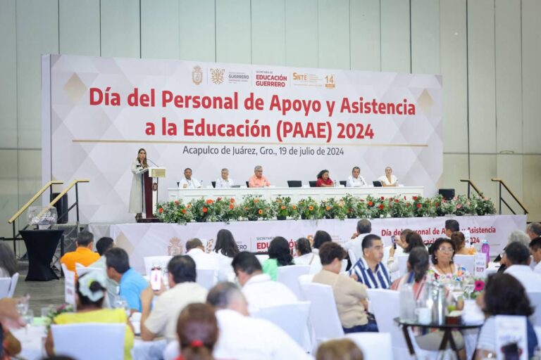 Celebra Evelyn Salgado el Día del Personal de Apoyo y Asistencia a la Educación en Guerrero