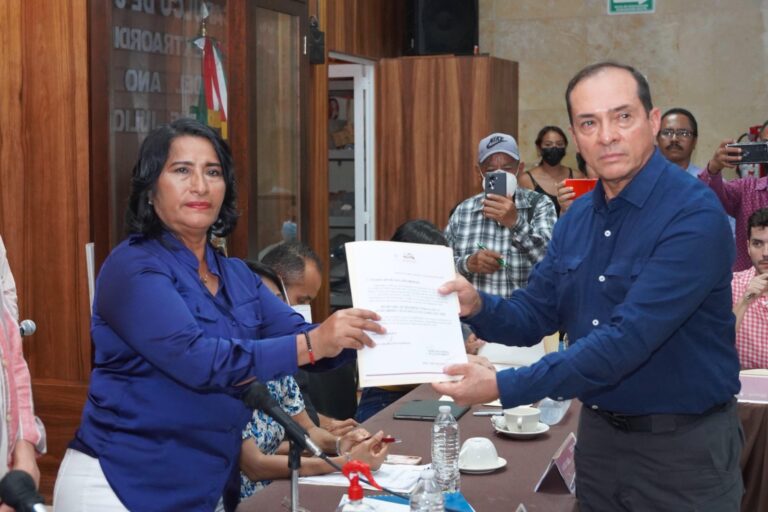 Toma protesta Presidenta Abelina a Coronel Bailleres Mendoza como titular de la SSP