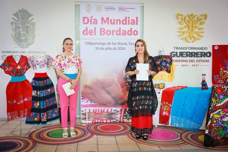 Evelyn Salgado conmemora el Día Mundial del Bordado junto a artesanas guerrerenses
