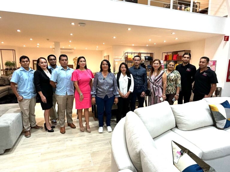 Participa Presidenta en la reinauguración de la tienda departamental Liverpool