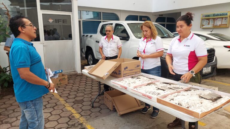 En Guerrero destruyen más 8 mil credenciales para votar