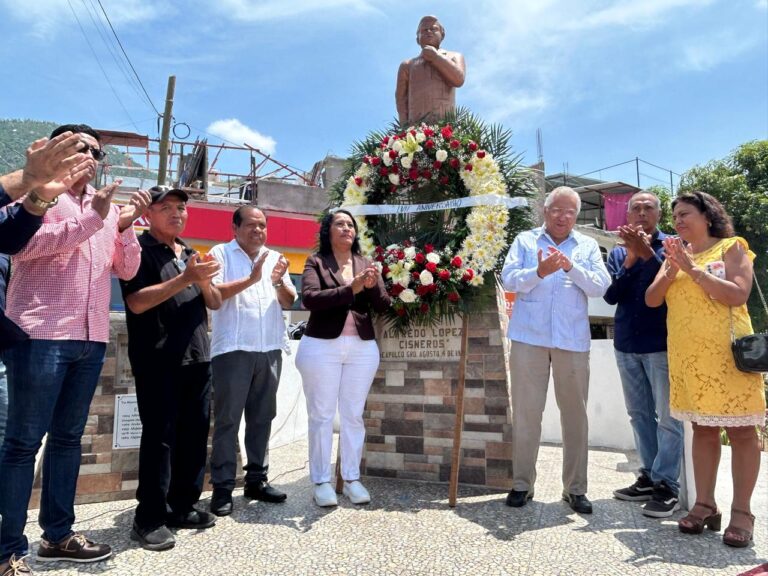 Conmemora Abelina López Rodríguez 57 aniversario luctuoso de Alfredo López Cisneros