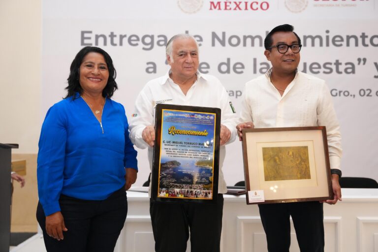 Entregan Abelina, Evelyn y Torruco, nombramientos como barrios mágicos a Pie de la Cuesta y Playa Bonfil