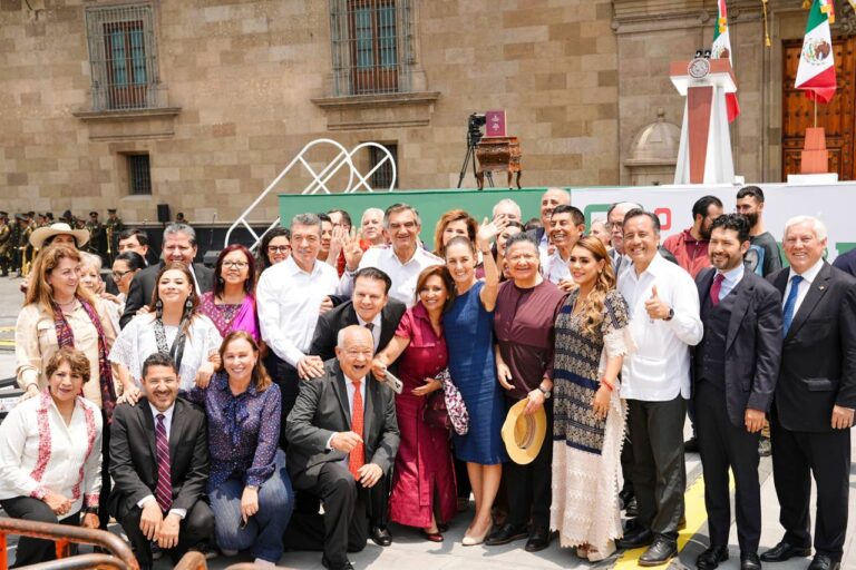 La gobernadora Evelyn Salgado acompañó al presidente Andrés Manuel López Obrador en su Sexto Informe de Gobierno