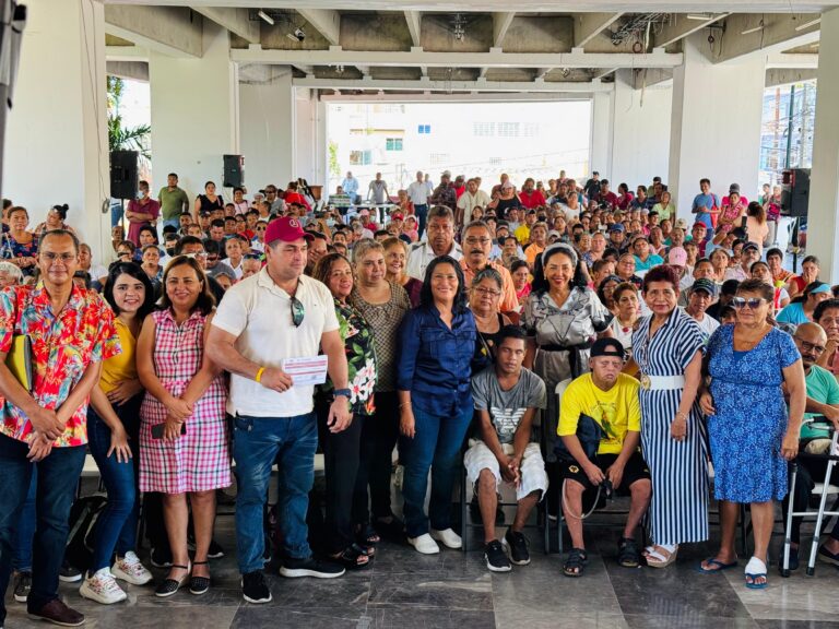 Entrega Presidenta Abelina apoyos a mil 500 personas con discapacidad