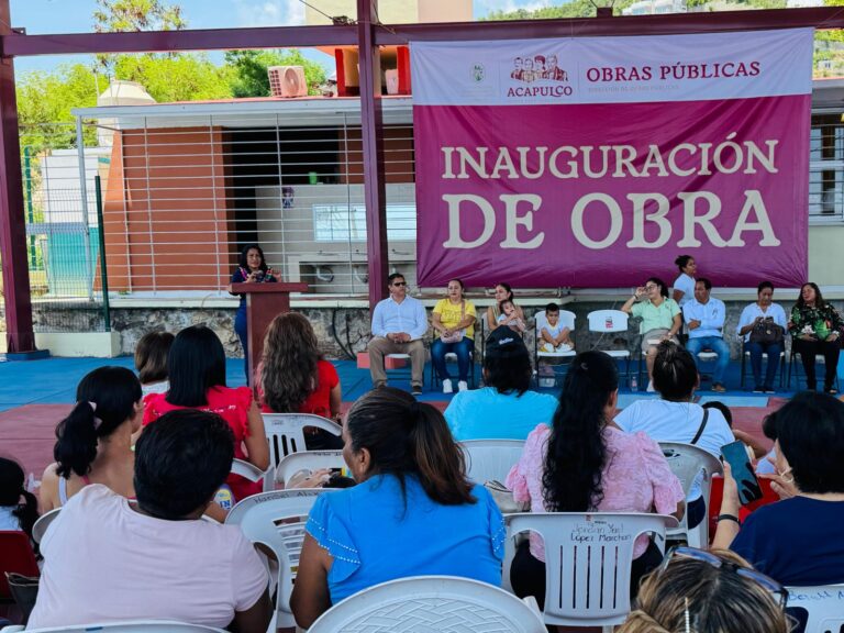 Entrega Presidenta techumbre en Jardín de Niños Jaime Sabines