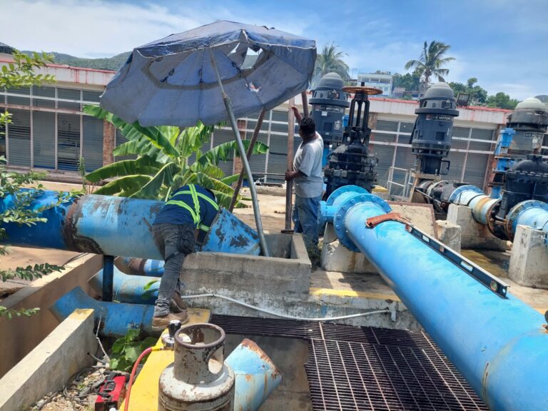 Realiza Gobierno de Abelina maniobra emergente para suministrar agua a zona Diamante