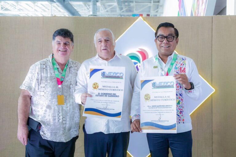 Un logro más de la gobernadora Evelyn Salgado Pineda, recibe Guerrero Medalla al Mérito Turístico en el Tianguis Nacional de Pueblos Mágicos