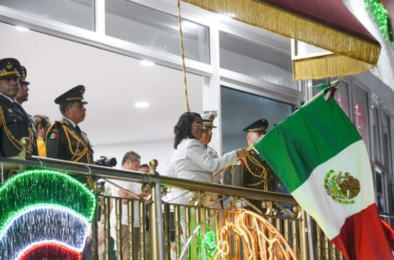 «Vivan los que nos ayudaron durante el huracán Otis», arenga la Presidenta de Acapulco Abelina López Rodríguez