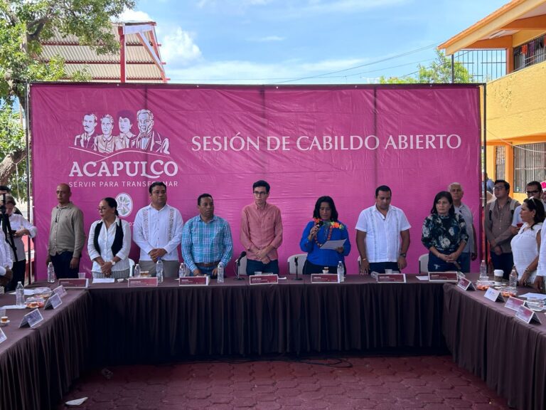 Reciben a Presidenta Abelina con pancartas y porras de apoyo en colonia suburbana Ciudad Renacimiento
