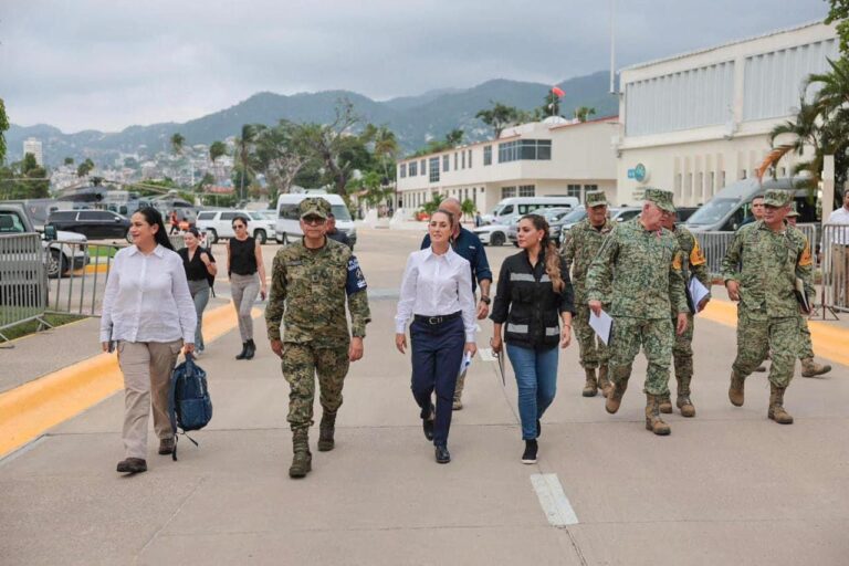 Se reúnen la gobernadora Evelyn Salgado y la presidenta de México, Claudia Sheinbaum para dar seguimiento a la reconstrucción y entrega de ayuda humanitaria en zonas afectadas por el huracán John en Guerrero