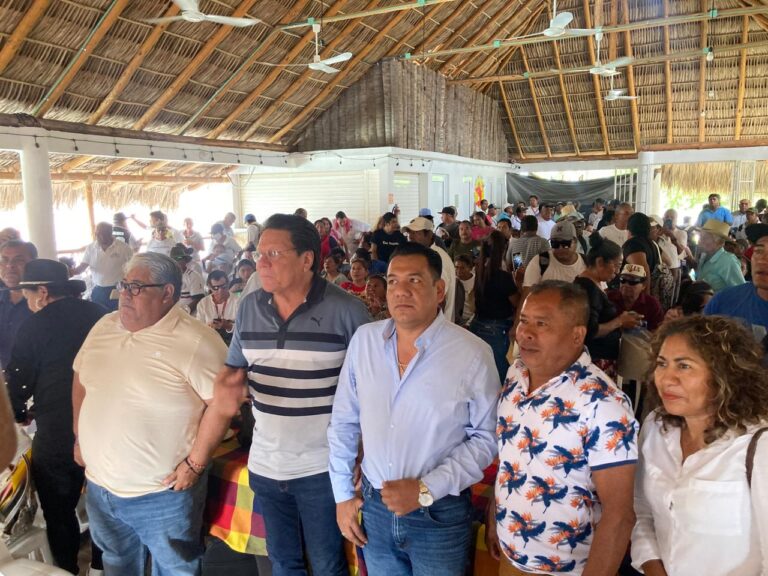 Restauranteros y prestadores de servicios turísticos de las zona tradicional de Acapulco amenazan con mega marcha.