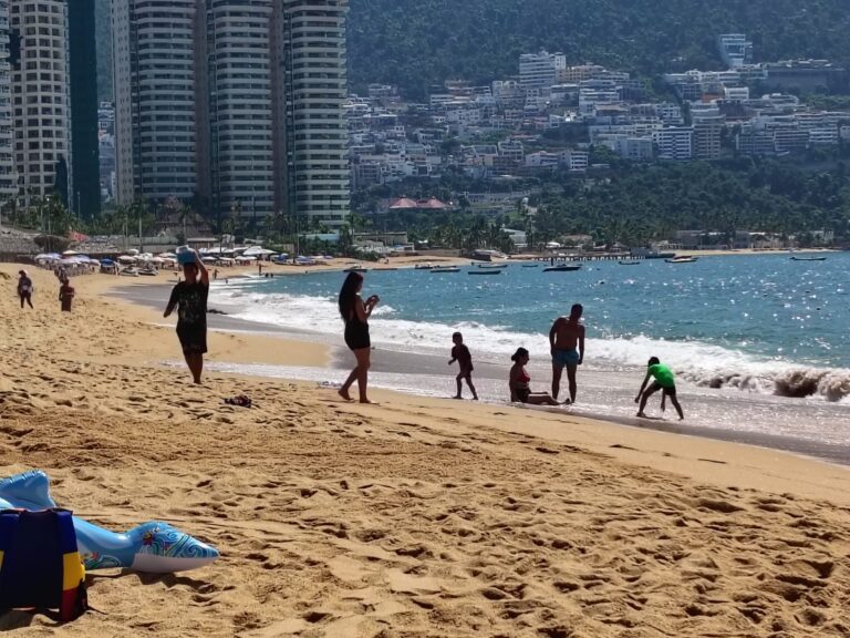 Cierra Acapulco fin de semana largo con ocupación hotelera del 74.2 por ciento