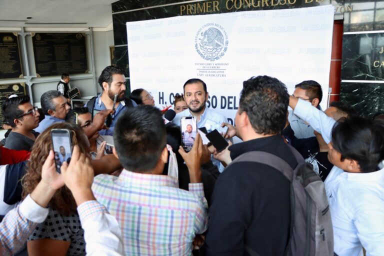 COMPARECENCIAS DE FUNCIONARIOS DE GOBIERNO SON MUESTRA DEL COMPROMISO CON LA TRANSPARENCIA: URIÓSTEGUI