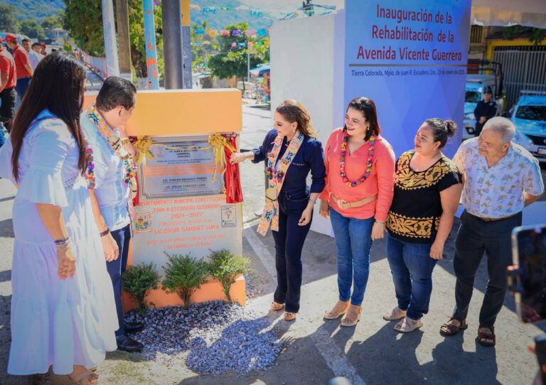 Evelyn Salgado construye la paz en Guerrero con obras de bienestar y atención a las causas de la violencia