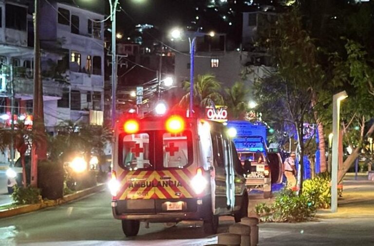 Un hombre fue asesinado a balazos dentro de un automóvil en la colonia Hermenegildo Galeana