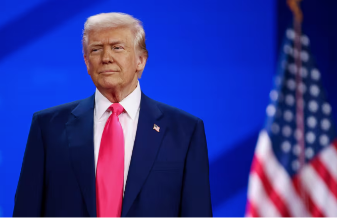 Los aranceles a México y Canadá entrarán en vigor el 4 de marzo, dijo Trump