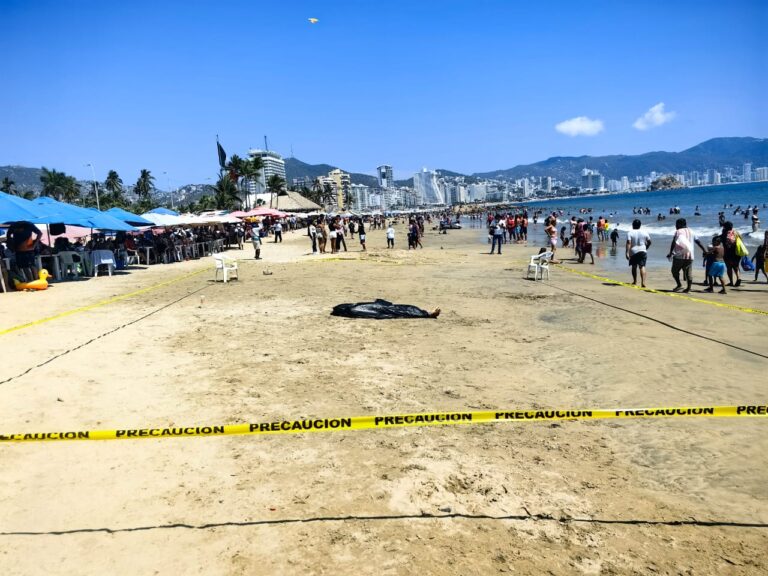 Rescate de un Cuerpo en Playa Golfito