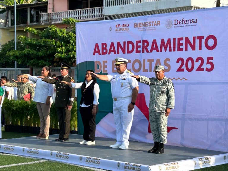 Conmemora Gobierno de Acapulco Día de la Bandera Mexicana