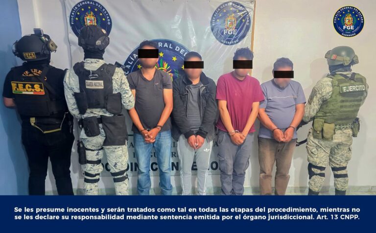 FGEGuerrero en coordinación con la DEFENSA, GN, SSyPC y SSP Estatal ejecutan una orden de cateo y detienen a cuatro personas en Alcozauca