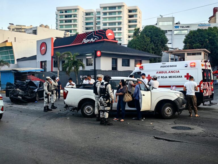 Accidente en la Costera Miguel Alemán de Acapulco deja dos heridos graves