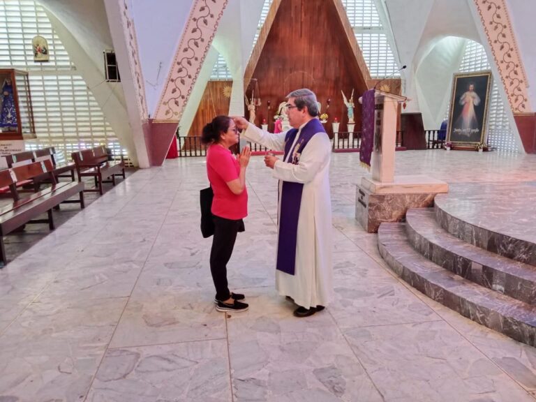 Celebran del Miércoles de Cenizas en Tecpan de Galeana