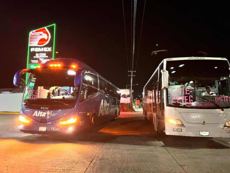 Maestros de CETEG y SENTE de Ometepec se unen a movilizaciones en la Ciudad de México