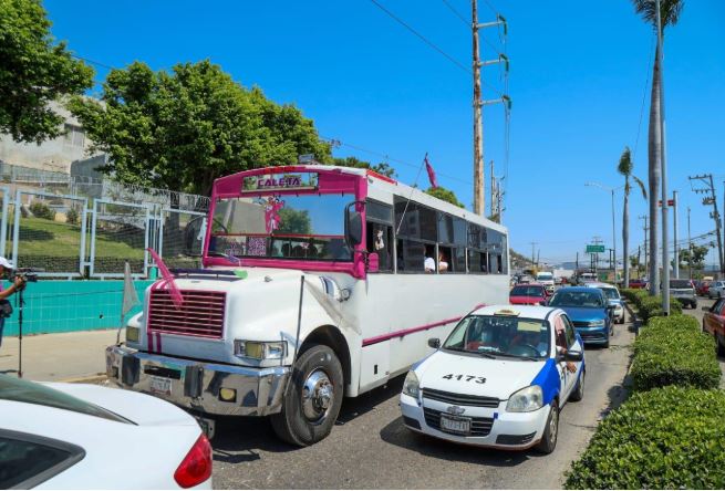 Desmiente líder transportista suspensión de servicio en Acapulco