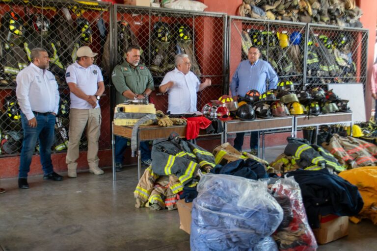 Bomberos de Chilpancingo reciben donación de equipamiento por parte de la Fundación 911 México A.C.