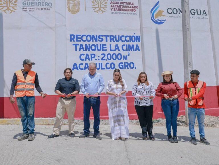 Reafirma Evelyn Salgado su compromiso con Acapulco al entregar obras de agua potable y saneamiento