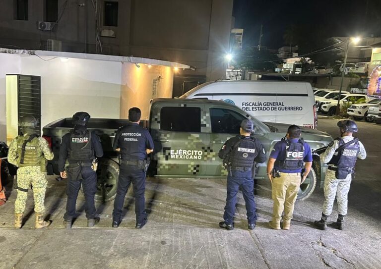 Fuerzas de seguridad estatales y federales aseguran vehículo militar clonado en Acapulco