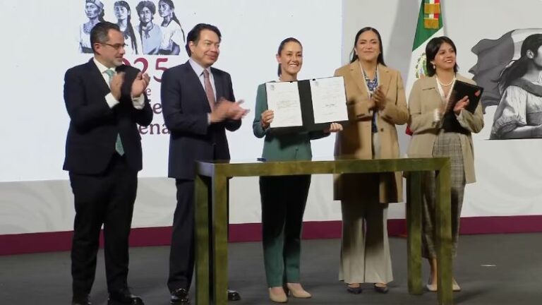 Firma promulgación de ley para prohibir el maíz transgénico en México