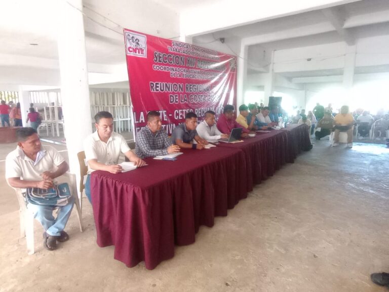 Reunión Regional de Bases de la Costa Chica: Maestros en Contra de la Reforma del ISSSTE