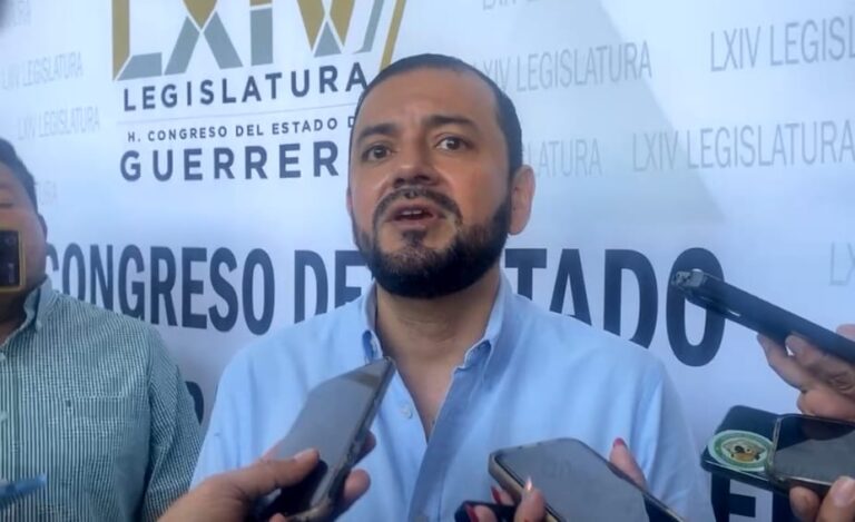 Refrenda Jesús Urióstegui su apoyo a la gobernadora Evelyn Salgado