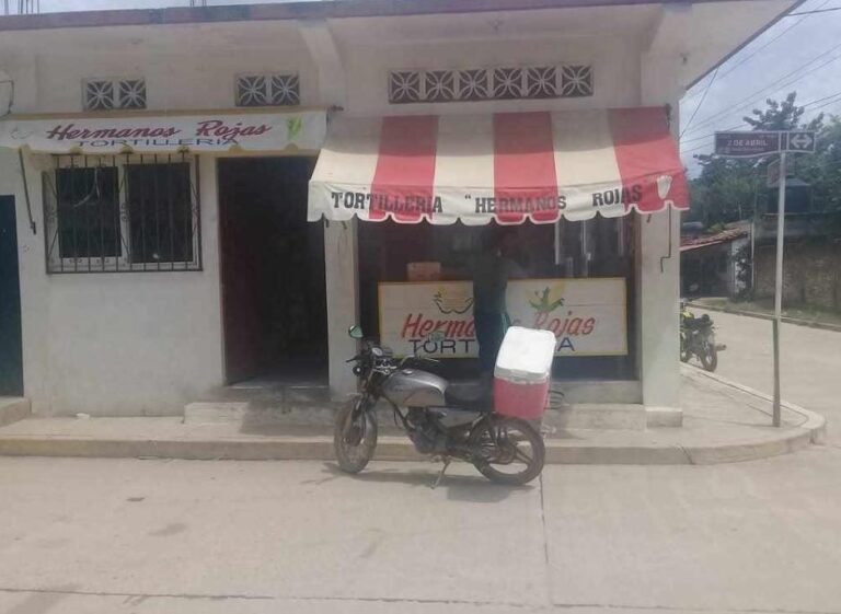 Mujer de 18 años resulta lesionada en la Tortillería «Hermanos Rojas» de San Luis Acatlán