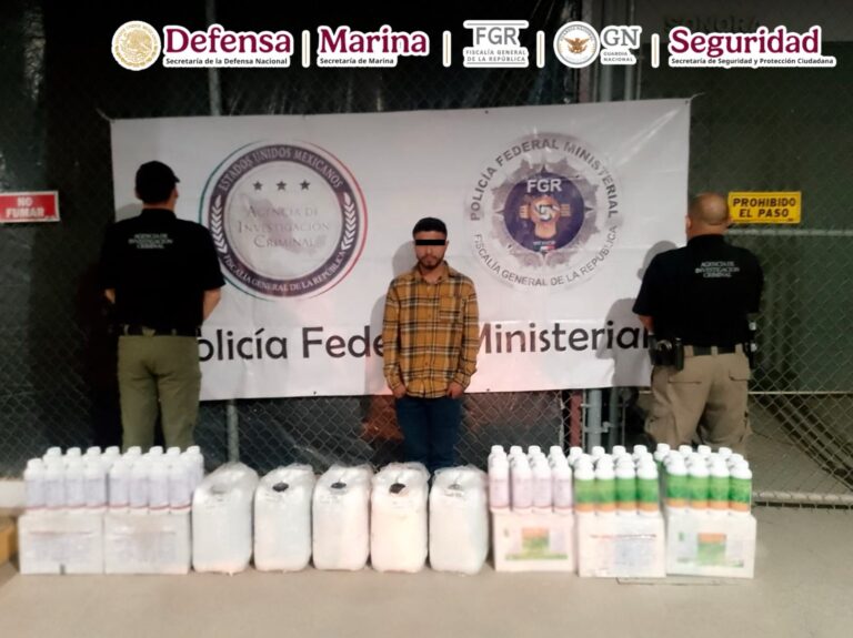 UN HOMBRE QUE TRANSPORTABA METANFETAMINA LÍQUIDA OCULTA EN ENVASES DE ABONO Y FERTILIZANTE FUE DETENIDO EN SONORA