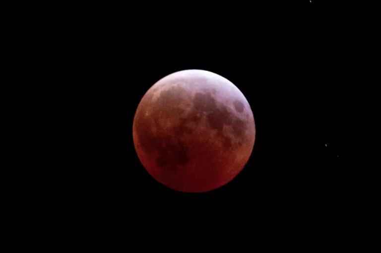Espectacular vista de la Luna de Sangre
